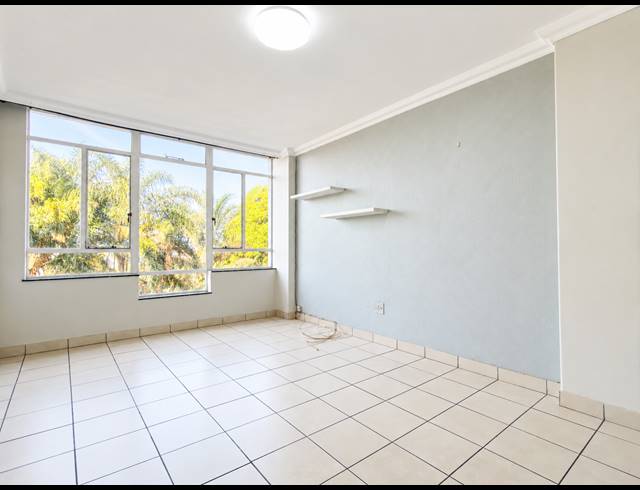 1 BEDROOM APARTMENT FOR SALE IN ESSENWOOD
